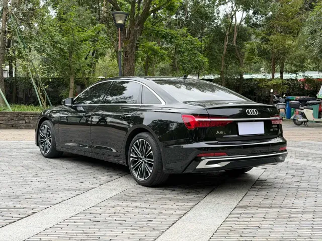 Audi A6L — Фото автомобиля 8