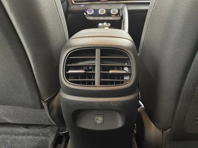 Hyundai Elantra — Фото автомобиля 10