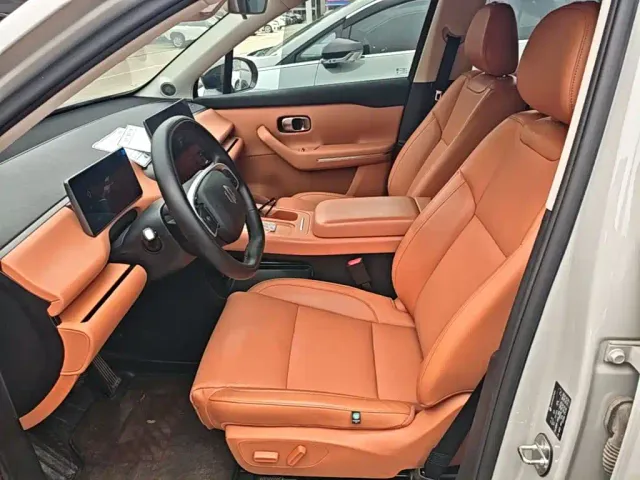 Leapmotor C10 — Фото автомобиля 14