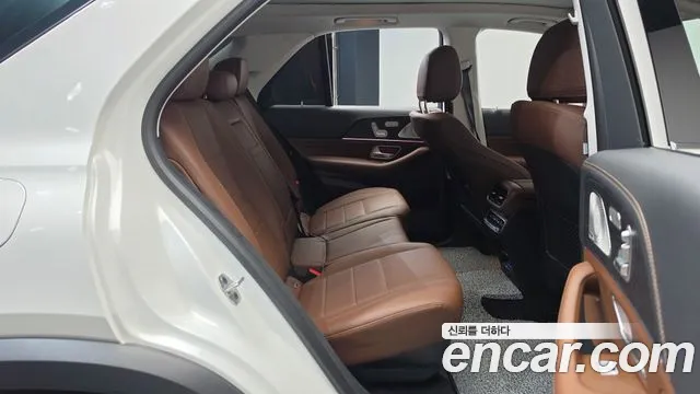Mercedes-Benz GLE-Class — Фото автомобиля 17