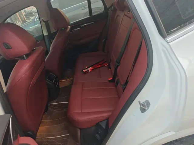 BMW iX3 — Фото автомобиля 16