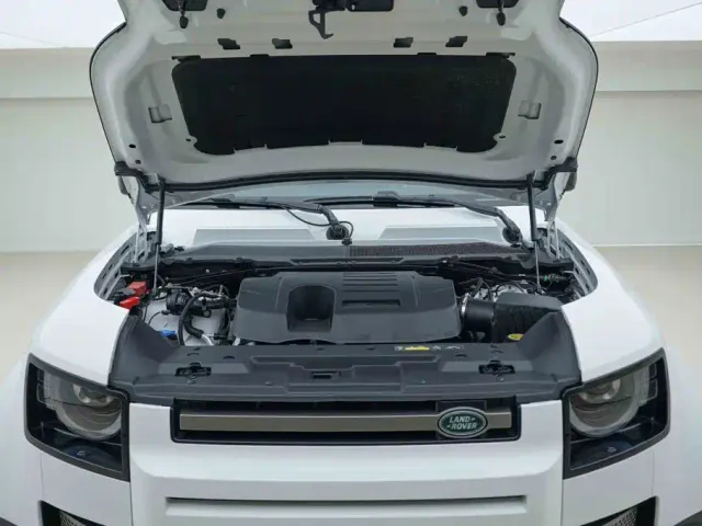 Land Rover Defender — Фото автомобиля 6