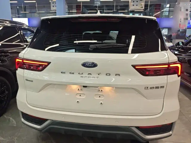 Ford Lingrui — Фото автомобиля 5