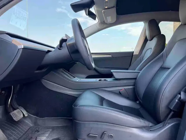 Tesla Model Y — Фото автомобиля 7