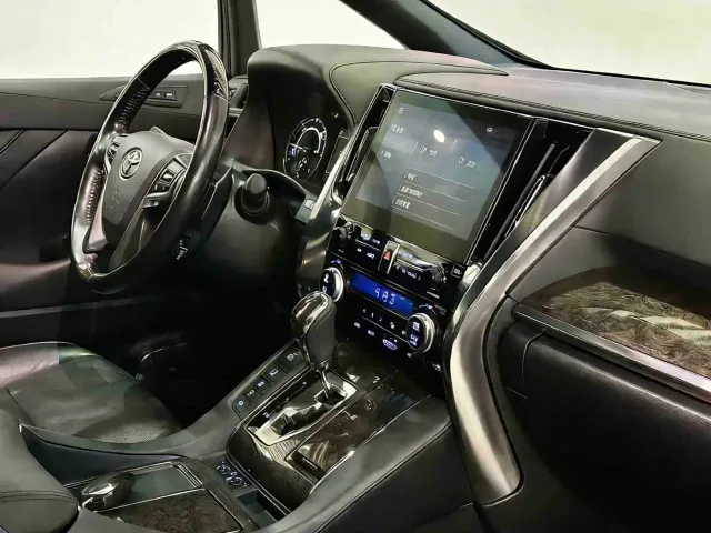 Toyota Alphard — Фото автомобиля 15