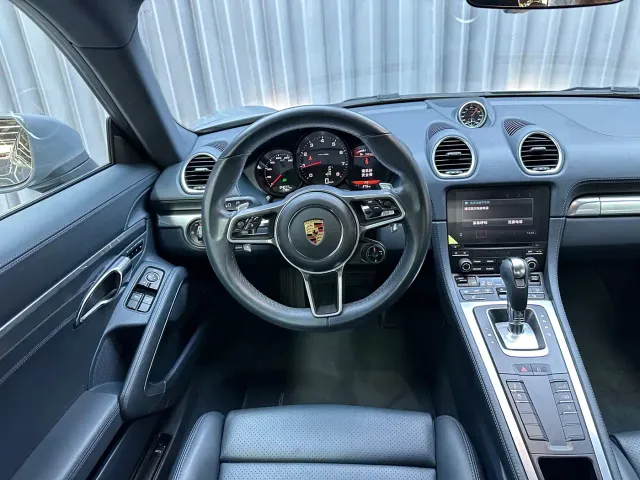 Porsche 718 — Фото автомобиля 10