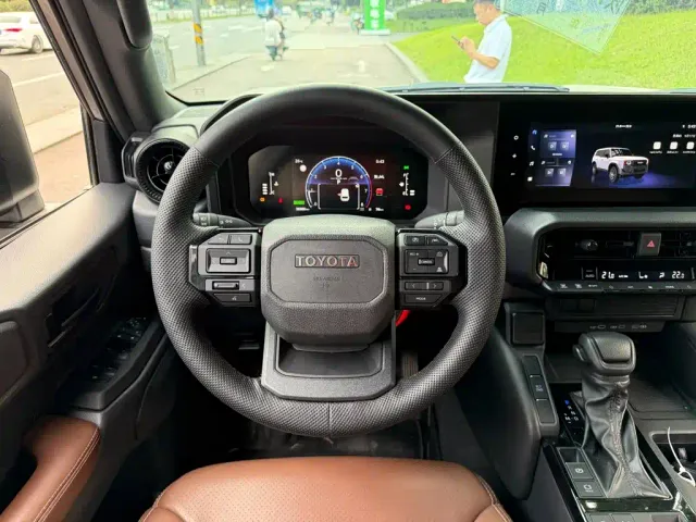 Toyota Prado — Фото автомобиля 14