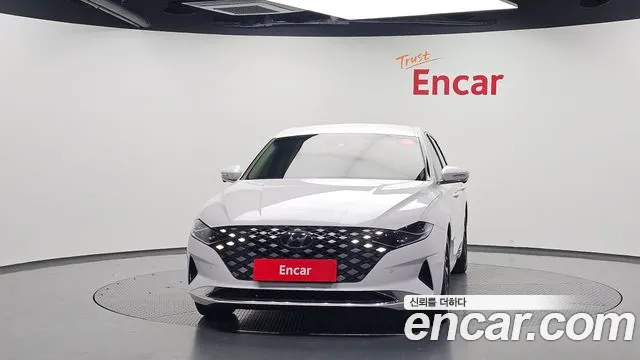 Hyundai Grandeur (New) Hybrid — Фото автомобиля 3