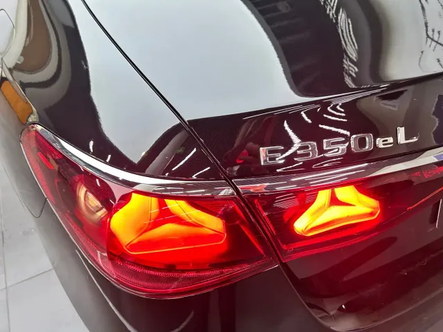 Mercedes-Benz E-Class — Фото автомобиля 21