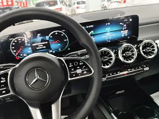 Mercedes-Benz EQB — Фото автомобиля 13