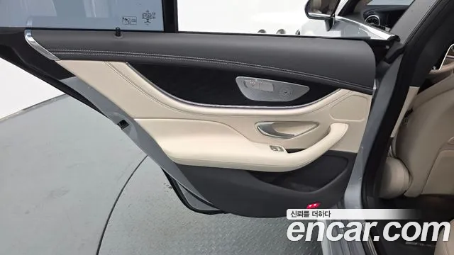 Mercedes-Benz CLS-Class — Фото автомобиля 25
