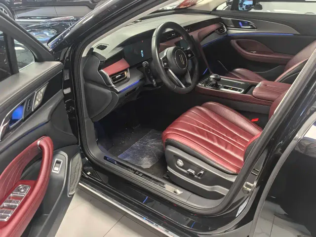 Hongqi H5 — Фото автомобиля 12