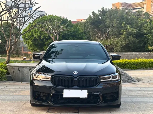 BMW 5 Series — Фото автомобиля 2