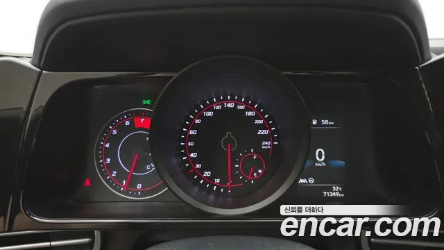 Hyundai AVANTE — Фото автомобиля 3