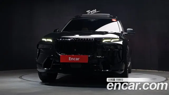 BMW X7 — Фото автомобиля 3