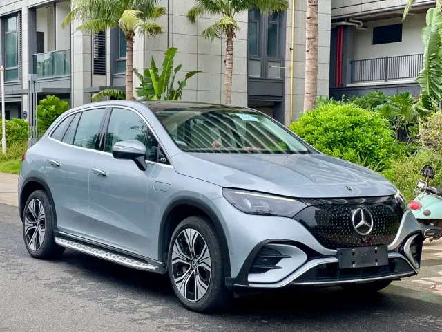 Mercedes-Benz EQE SUV — Фото автомобиля 13