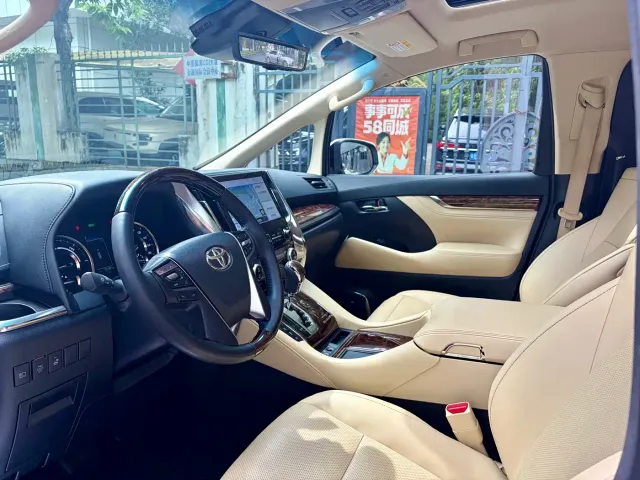 Toyota Alphard — Фото автомобиля 5