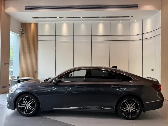 Honda Accord — Фото автомобиля 4