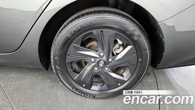 Hyundai AVANTE Avante (CN7) — Фото автомобиля 21