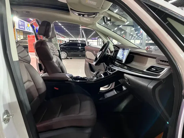 Geely Jiaji — Фото автомобиля 10