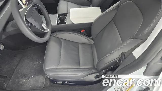Tesla Model 3 — Фото автомобиля 30