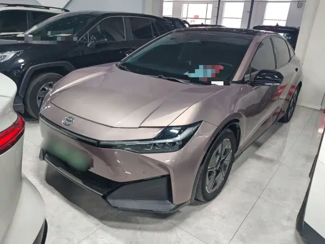 Фотография автомобиля — Toyota bZ3