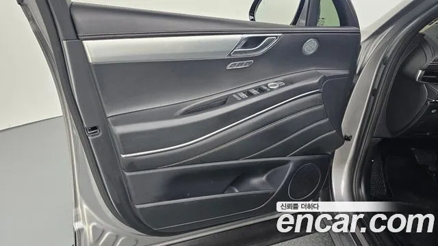 Genesis GV80 — Фото автомобиля 12