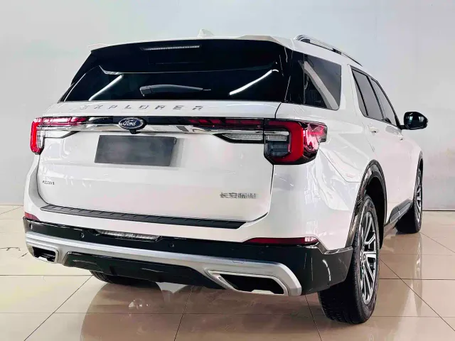 Ford Explorer — Фото автомобиля 6