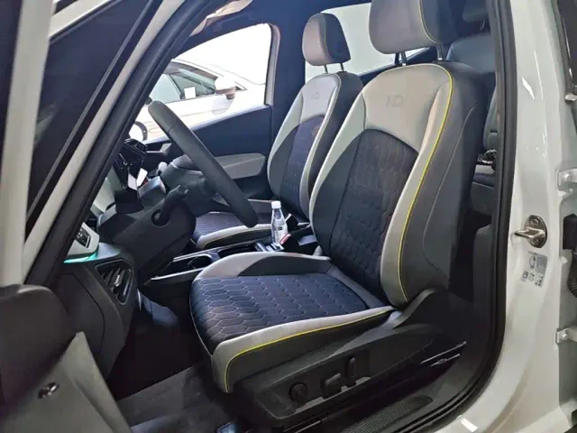 Volkswagen ID.3 — Фото автомобиля 14
