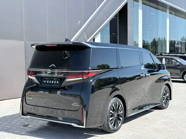 Toyota Vellfire — Фото автомобиля 2
