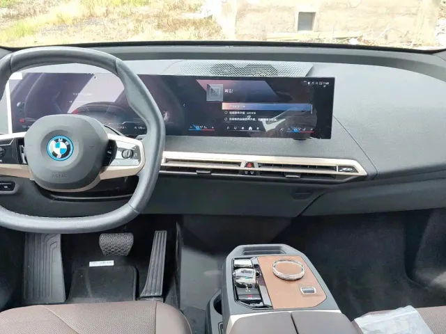 BMW iX — Фото автомобиля 5