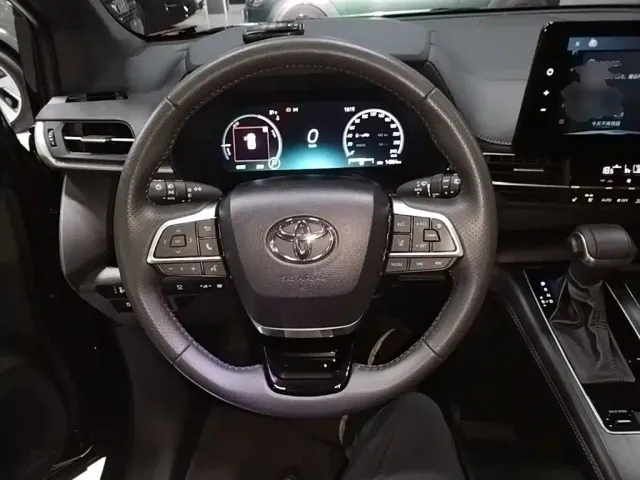 Toyota Sienna — Фото автомобиля 10