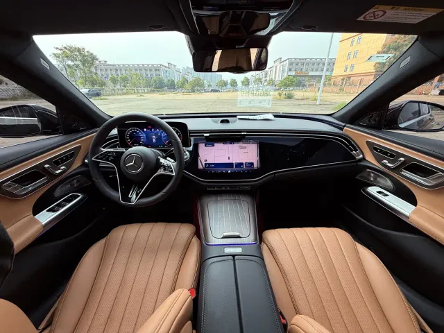 Mercedes-Benz E-Class — Фото автомобиля 6