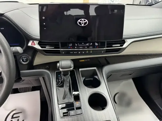 Toyota Granvia — Фото автомобиля 16