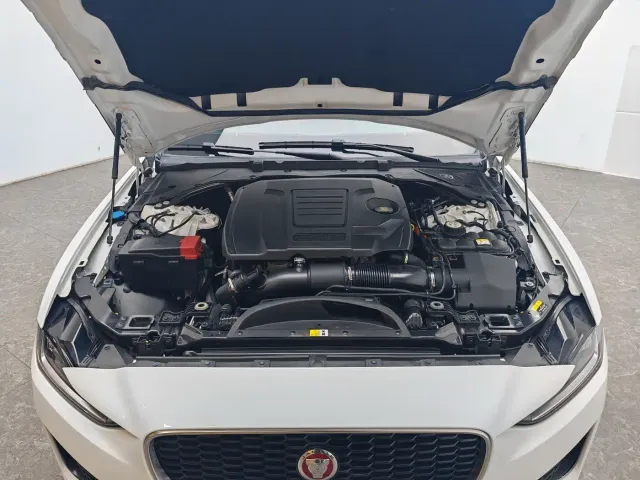 Jaguar XEL — Фото автомобиля 13