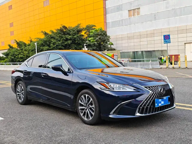 Lexus Lexus ES 2024 200 Premium Edition — Фото автомобиля 3