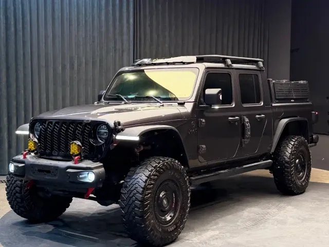 Фотография автомобиля — Jeep Gladiator