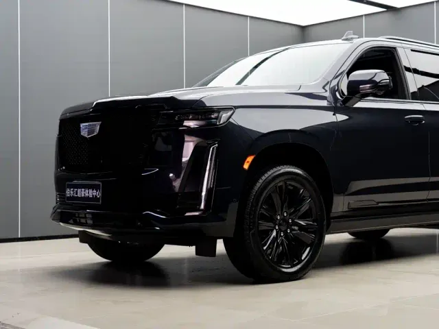 Cadillac Escalade — Фото автомобиля 5
