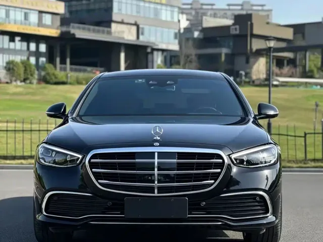 Mercedes-Benz S-Class — Фото автомобиля 2