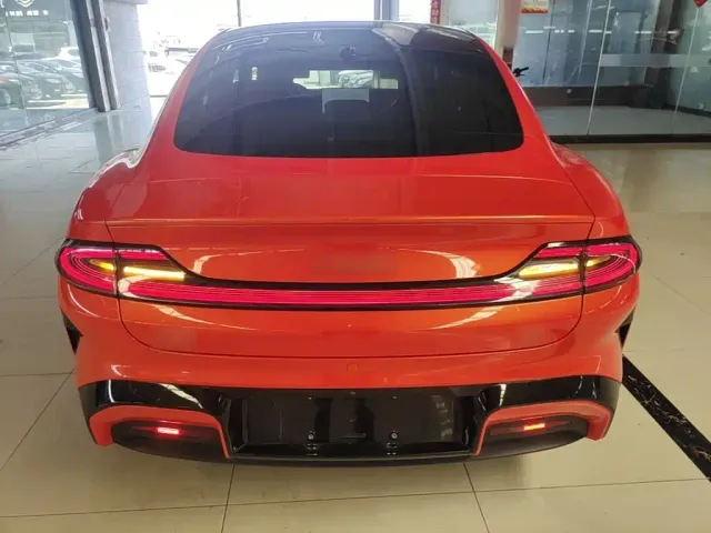Xiaomi SU7 — Фото автомобиля 5