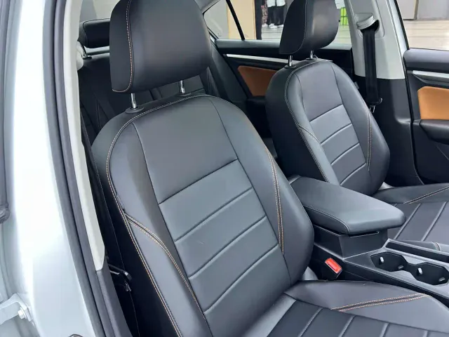 Volkswagen Bora — Фото автомобиля 14