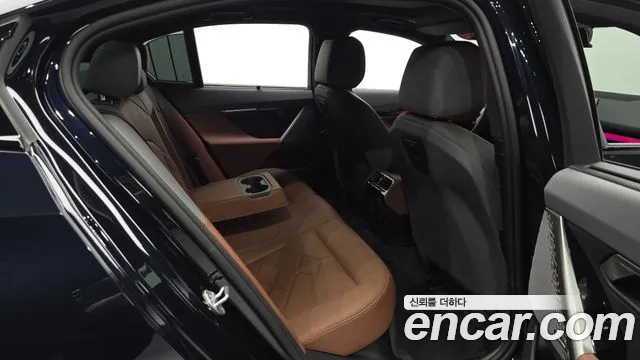 BMW 5-Series 5 серия (G60) 530i xDrive M Sport — Фото автомобиля 23