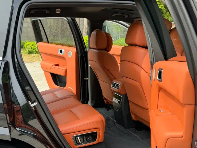 Li Auto L7 — Фото автомобиля 11