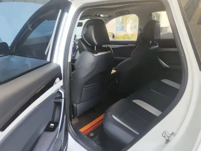 Geely Boyue L — Фото автомобиля 5