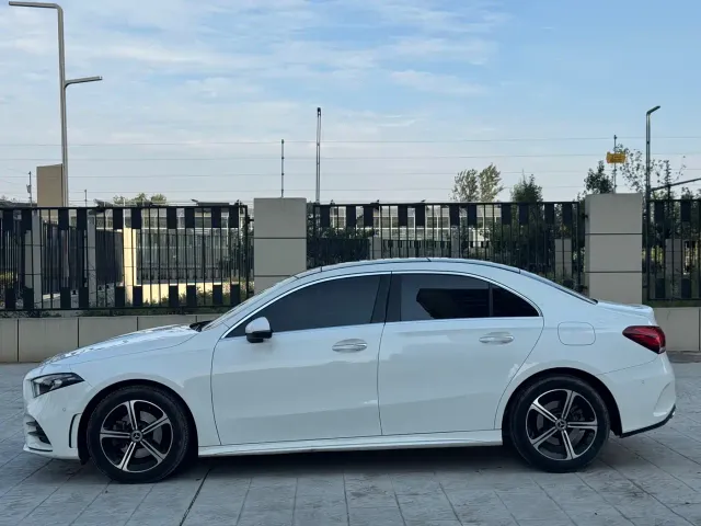 Mercedes-Benz A-Class — Фото автомобиля 3