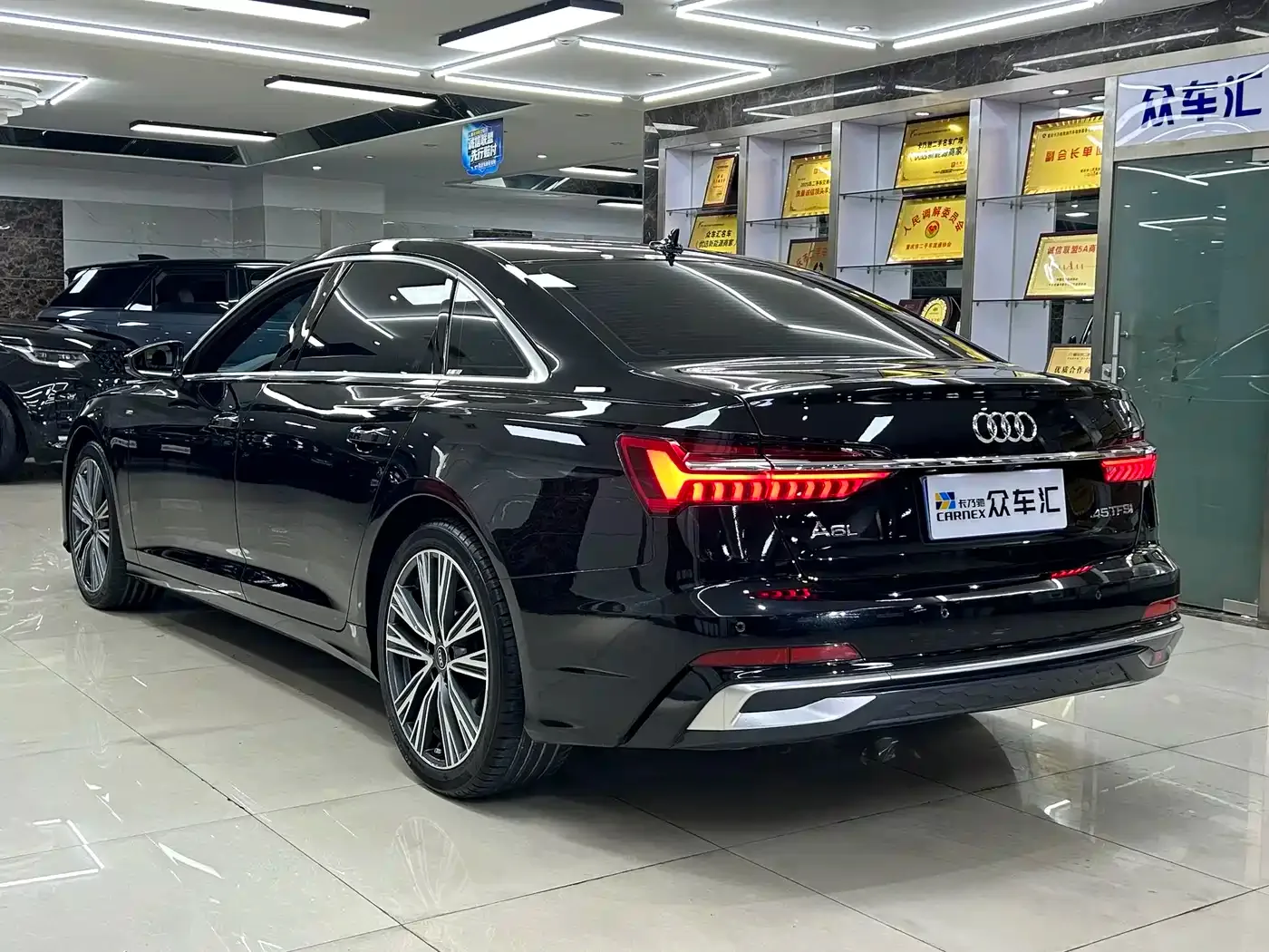 Audi Audi A6L 2023 40 TFSI Luxury Dynamic — Фото автомобиля 4
