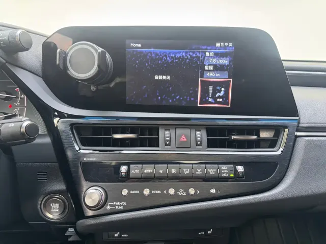 Lexus ES — Фото автомобиля 13