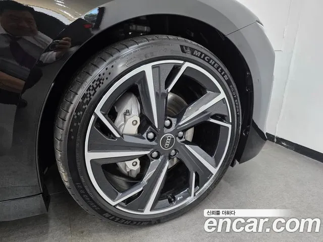 Audi A6 e-tron — Фото автомобиля 5