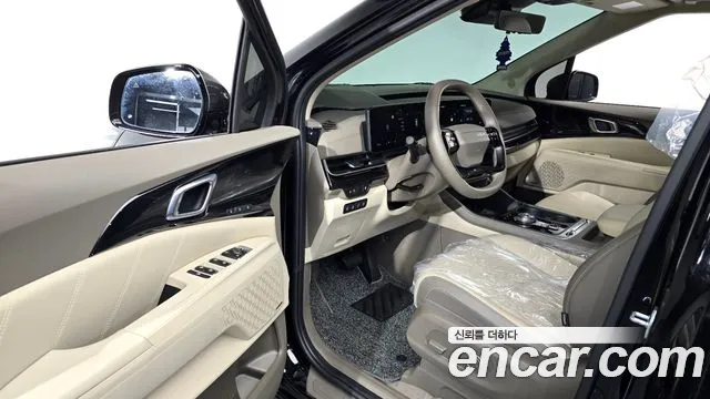 Kia Carnival Generation 4 — Фото автомобиля 15