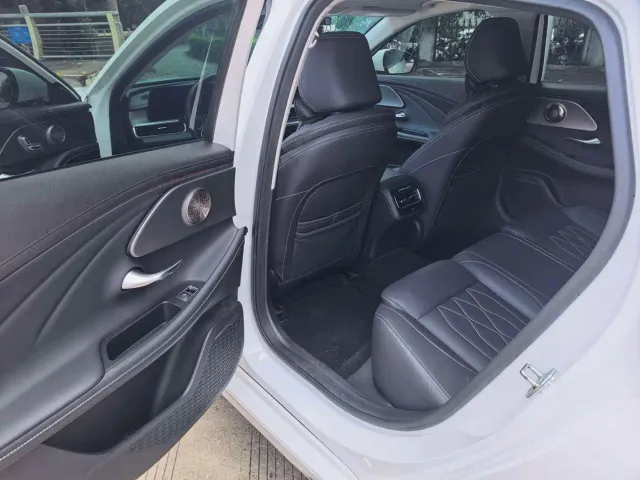 Chery Arrizo 8 — Фото автомобиля 6